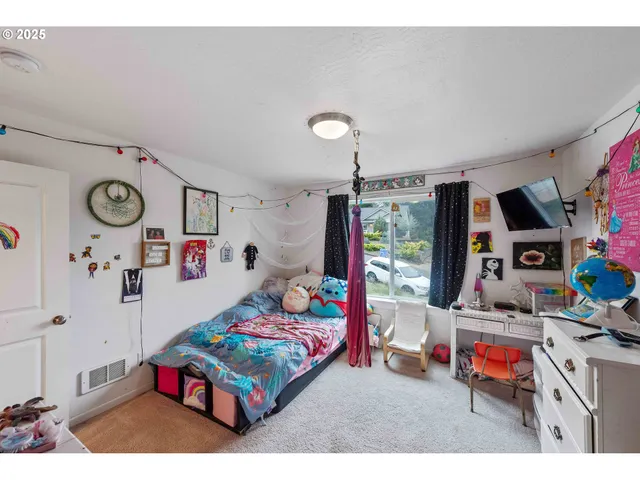 $438,000 | 320 Providence Drive, Reedsport, OR 97467