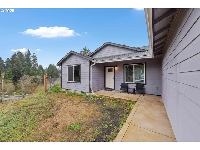 $438,000 | 320 Providence Drive, Reedsport, OR 97467