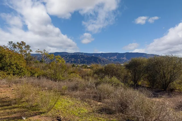 $1,100,000 | 380 Shelf Road, Ojai, CA 93023