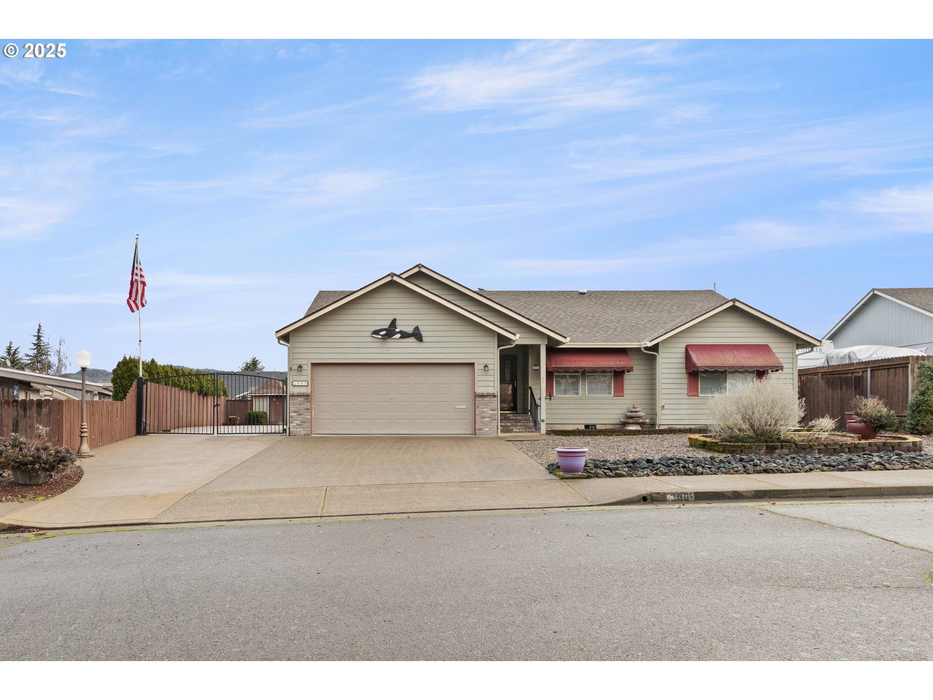 a view of house with a outdoor space