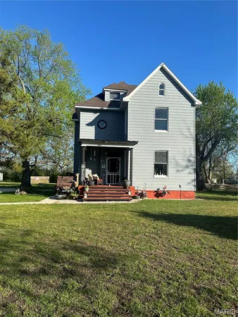 $160,000 | 10 South Main Street, Lenzburg, IL 62255