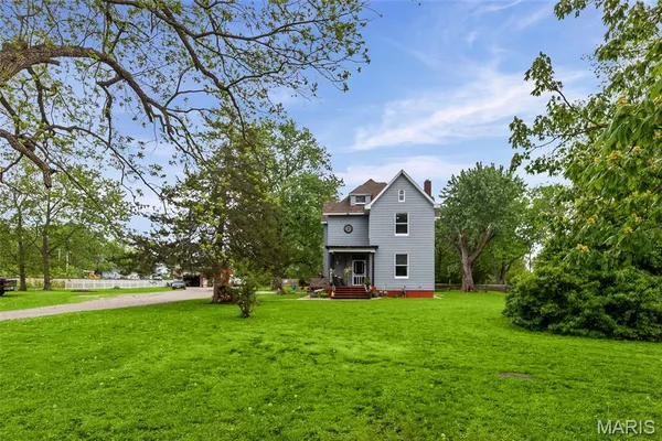 $160,000 | 10 South Main Street, Lenzburg, IL 62255