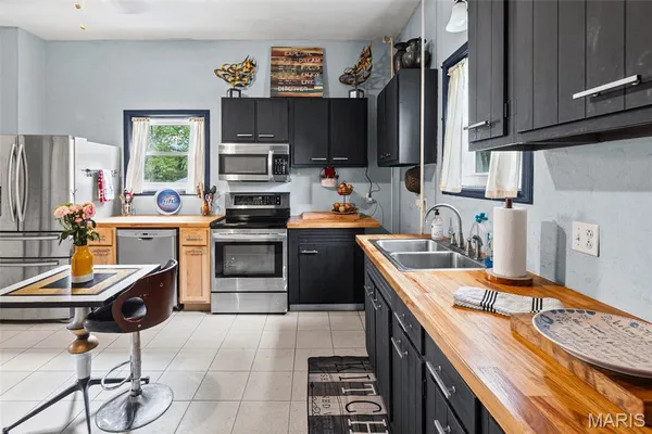 $160,000 | 10 South Main Street, Lenzburg, IL 62255