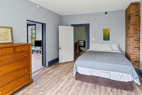 $160,000 | 10 South Main Street, Lenzburg, IL 62255