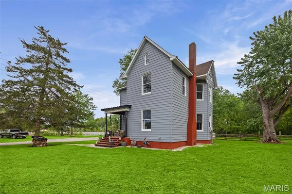 $160,000 | 10 South Main Street, Lenzburg, IL 62255