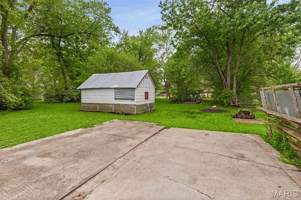 $160,000 | 10 South Main Street, Lenzburg, IL 62255