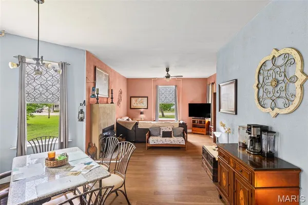 $160,000 | 10 South Main Street, Lenzburg, IL 62255