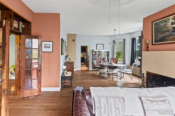 $160,000 | 10 South Main Street, Lenzburg, IL 62255