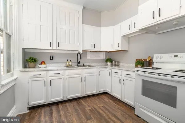 $2,200 | 549 Spruce Street, Lancaster, PA 17603