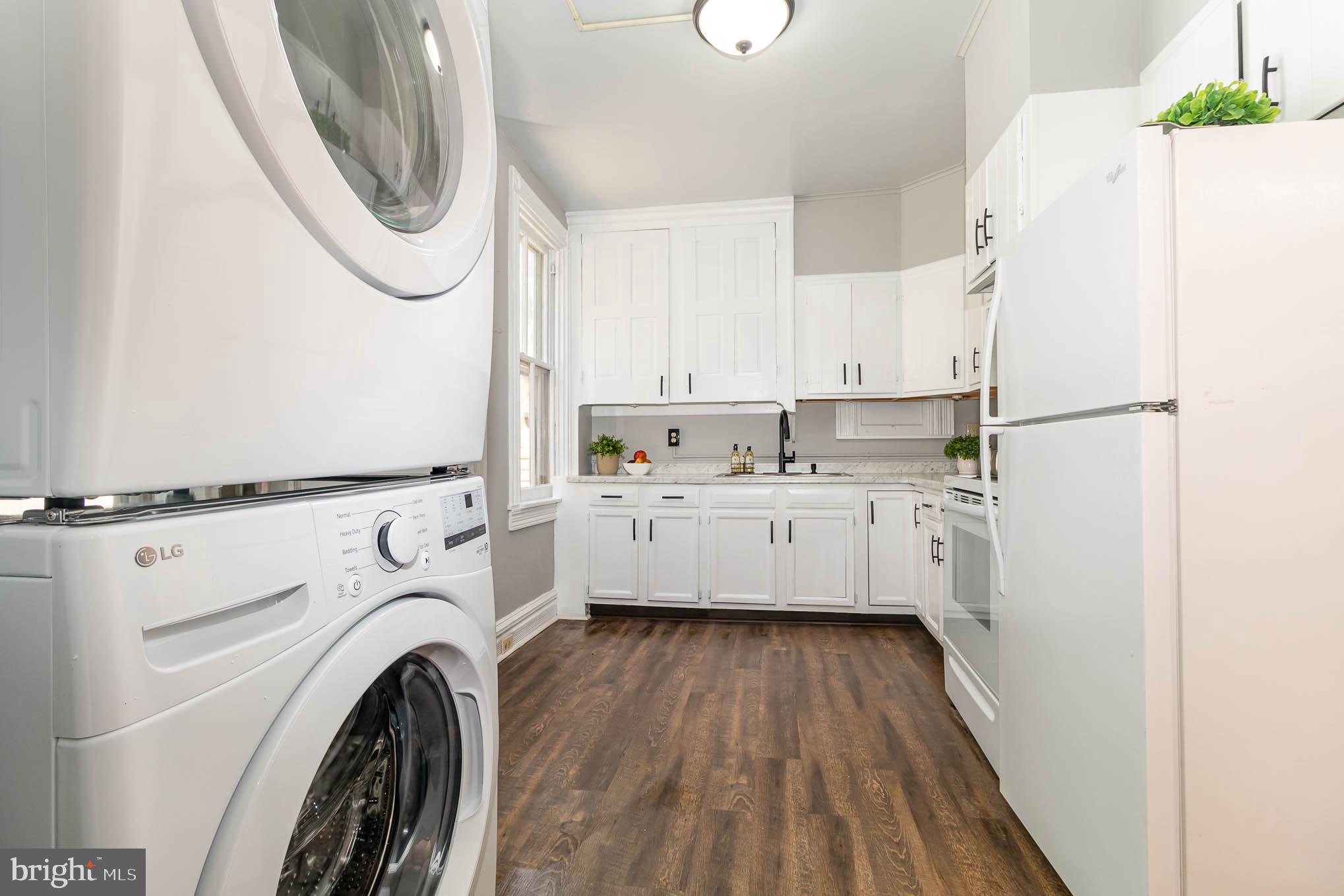 549 Spruce Street Lancaster, PA 17603 - Photo 8 of 29 a view of kitchen with washer and dryer