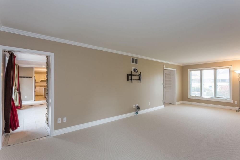 6926 Johnson Road Indianapolis, IN 46220 - Photo 3 of 30 Gallery Image 3