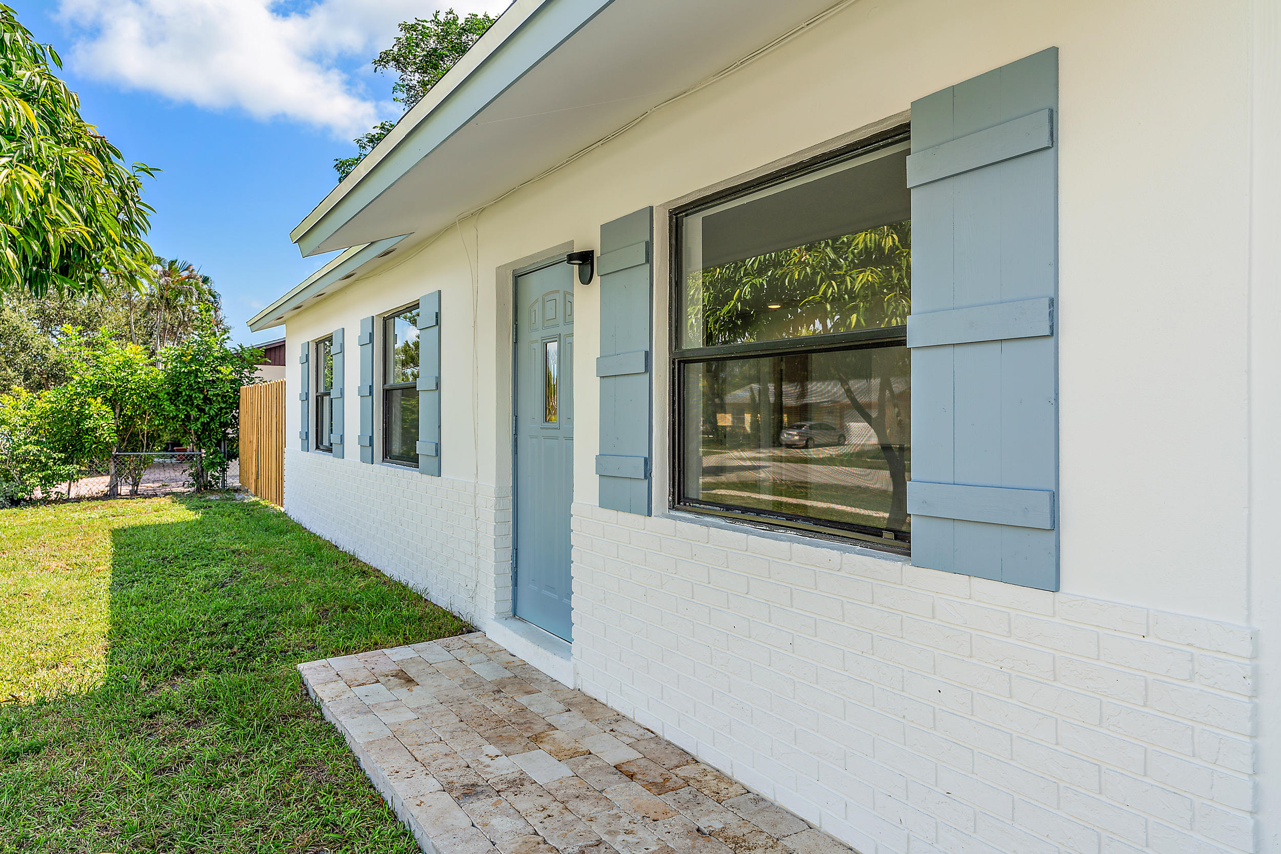 1108 Chickasaw Street Jupiter, FL 33458 - Photo 3 of 32 1108 Chickasaw St-3