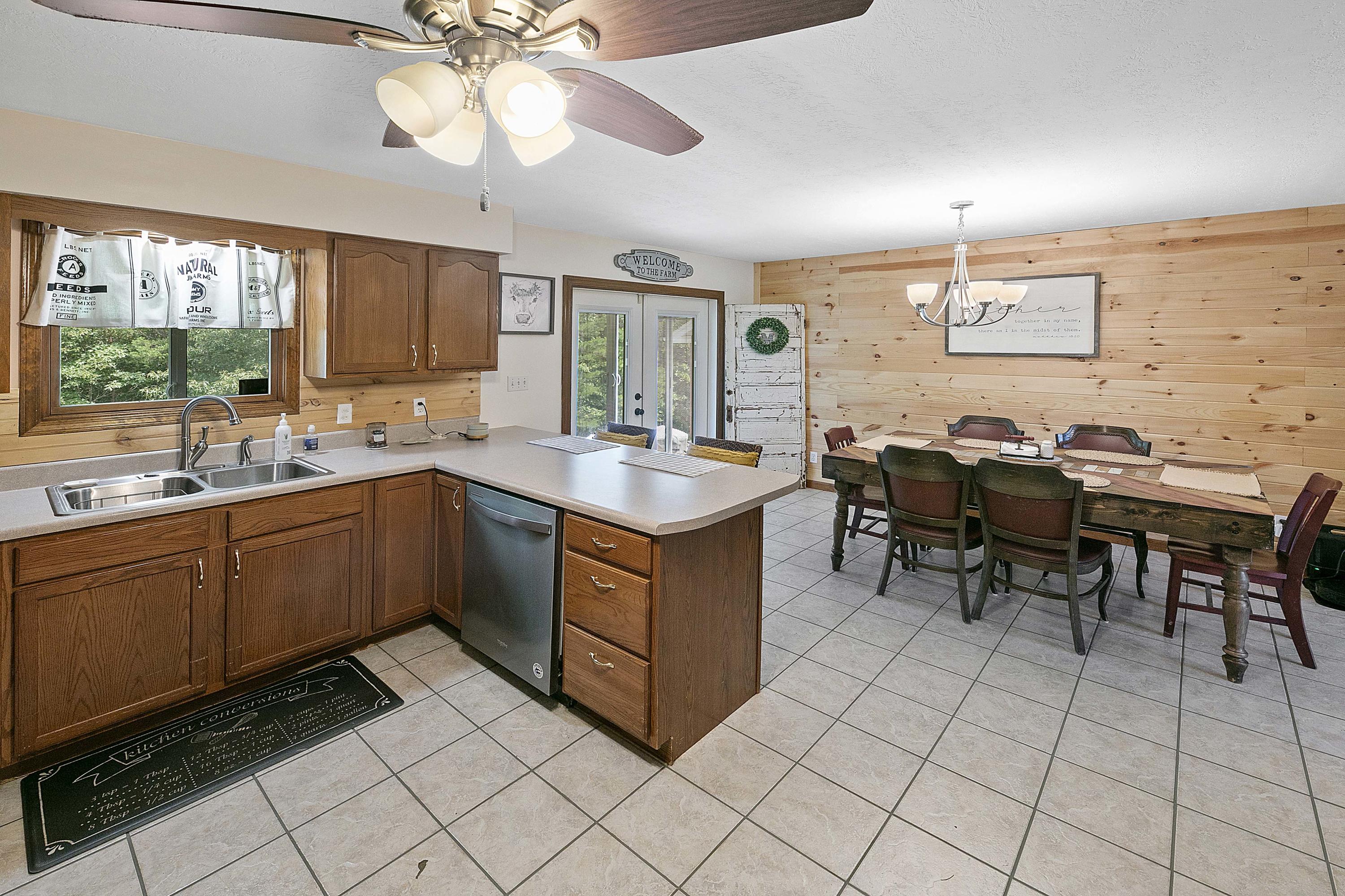 225 Stephens Road Rocky Top, TN 37769 - Photo 14 of 39 1L9A4689