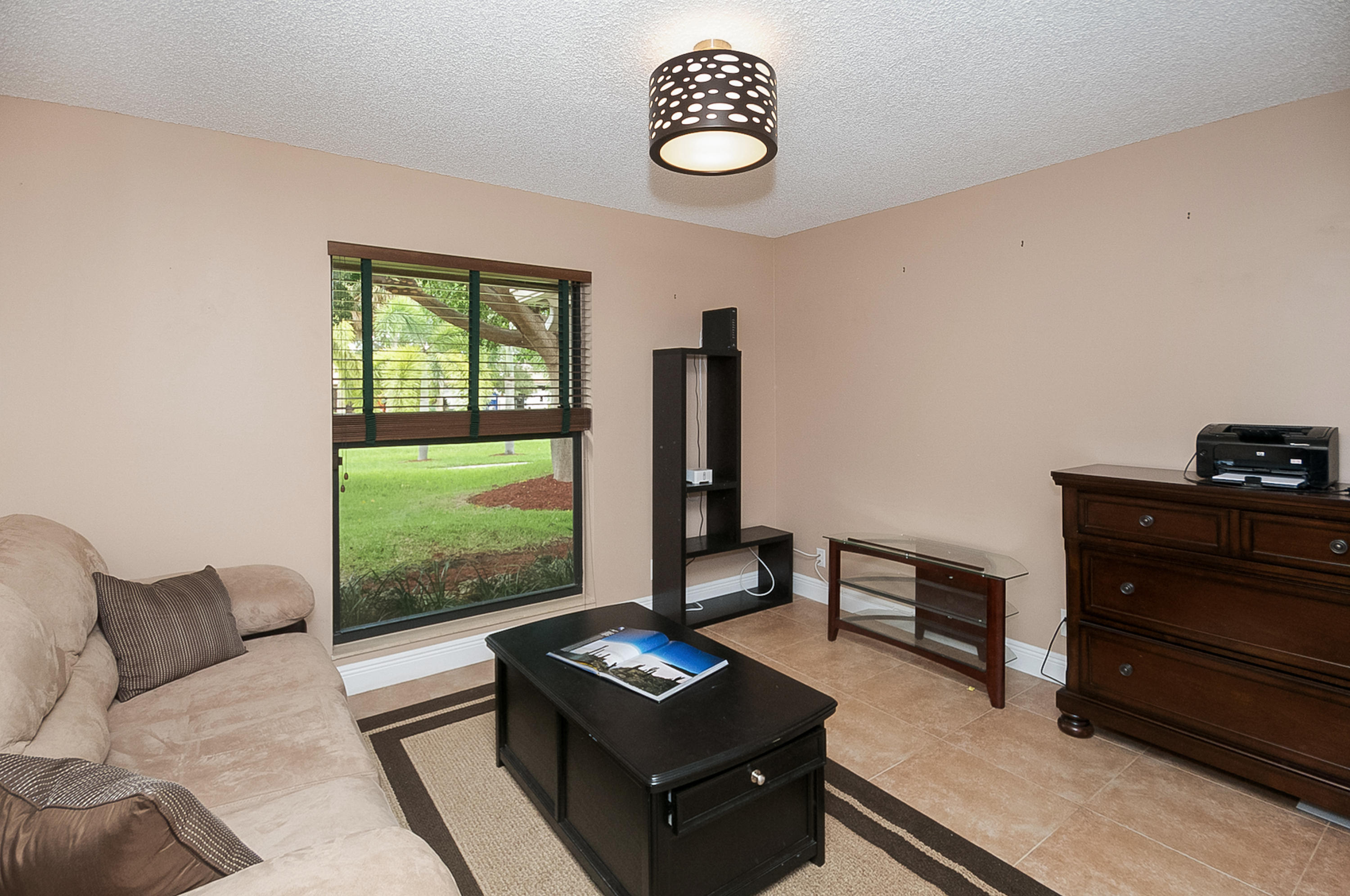 721 Southwest 18th Street Boca Raton, FL 33486 - Photo 13 of 26 721_sw_18th_st_MLS_HID1123980_ROOMden