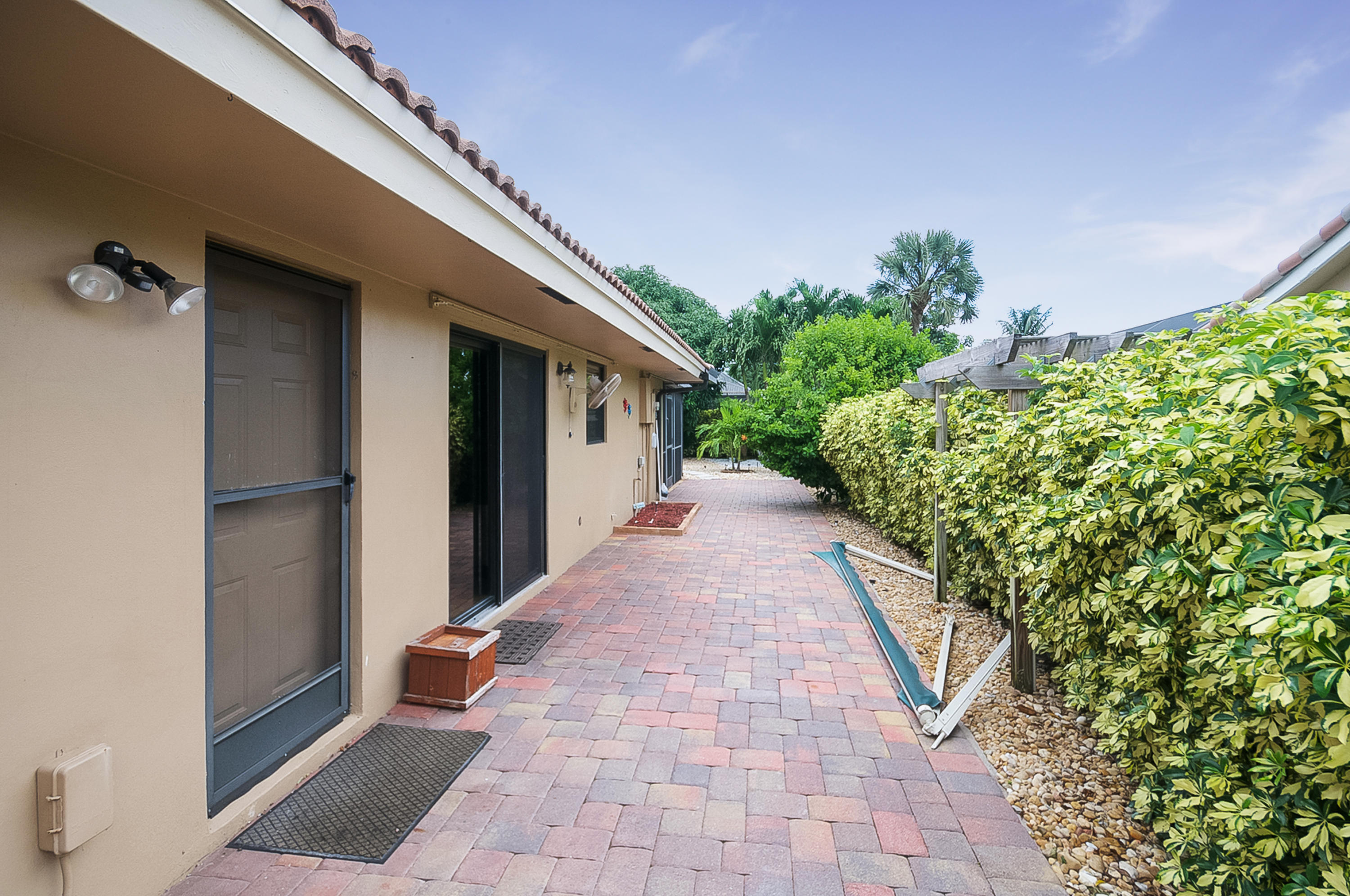 721 Southwest 18th Street Boca Raton, FL 33486 - Photo 26 of 26 721_sw_18th_st_MLS_HID1123980_ROOMsideya
