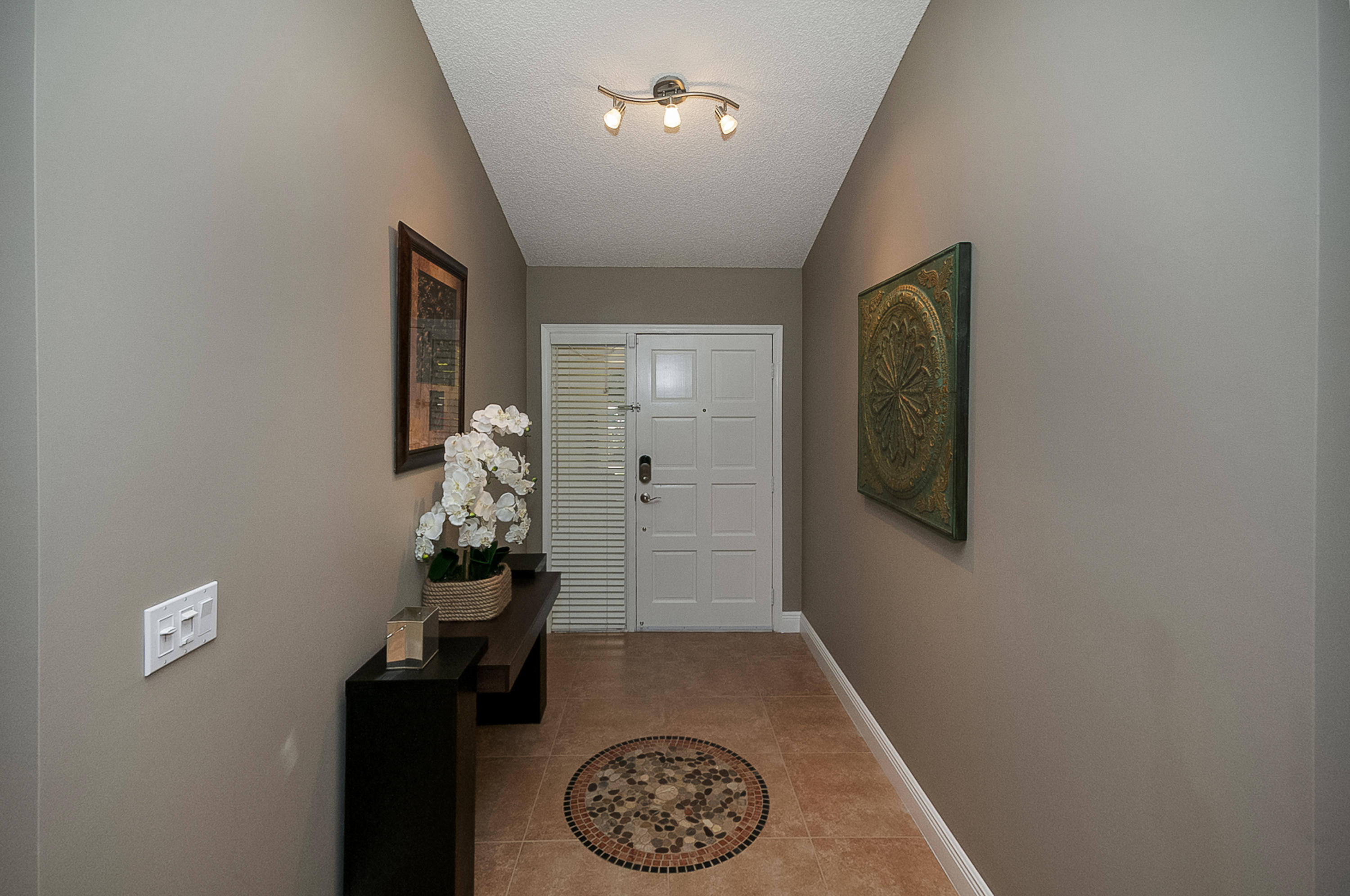 721 Southwest 18th Street Boca Raton, FL 33486 - Photo 4 of 26 721_sw_18th_st_MLS_HID1123980_ROOMentryw