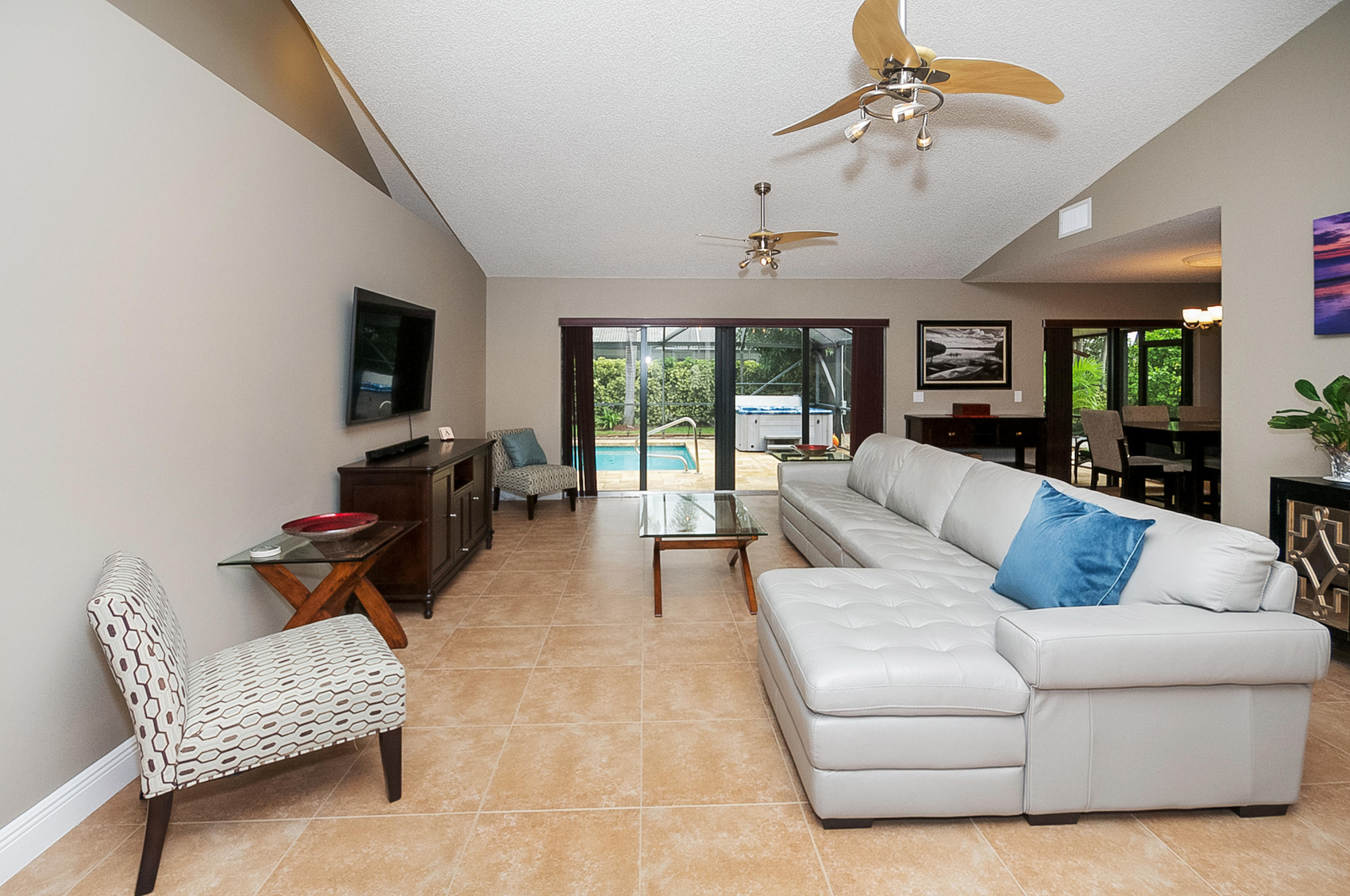 721 Southwest 18th Street Boca Raton, FL 33486 - Photo 5 of 26 721_sw_18th_st_MLS_HID1123980_ROOMliving
