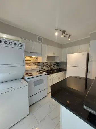 $1,450 | 201 Acklen Park Drive, Unit 21, Nashville, TN 37203