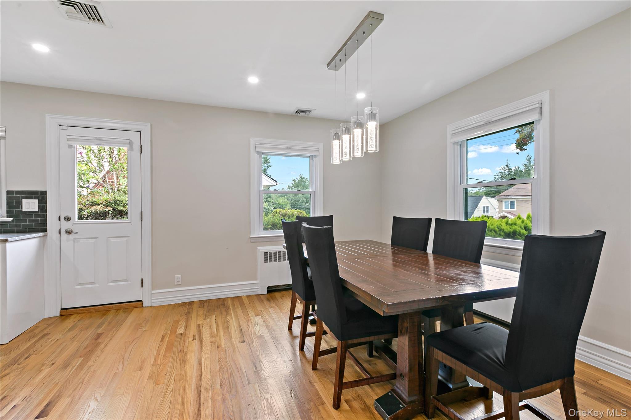 63 White Road Scarsdale, NY 10583 - Photo 4 of 22 Dining Area