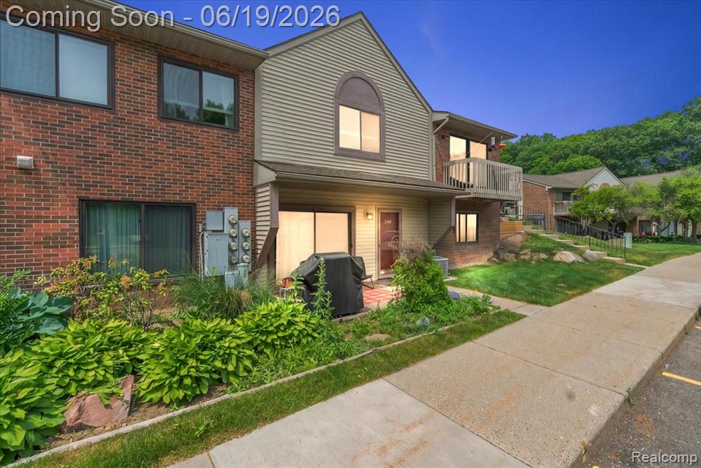 399 Spring Brooke Drive Brighton, MI 48116 - Photo 1 of 23