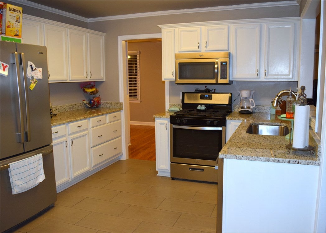 1207 Rocky Brook Road Opelika, AL 36801 - Photo 6 of 32 Gallery Image 6