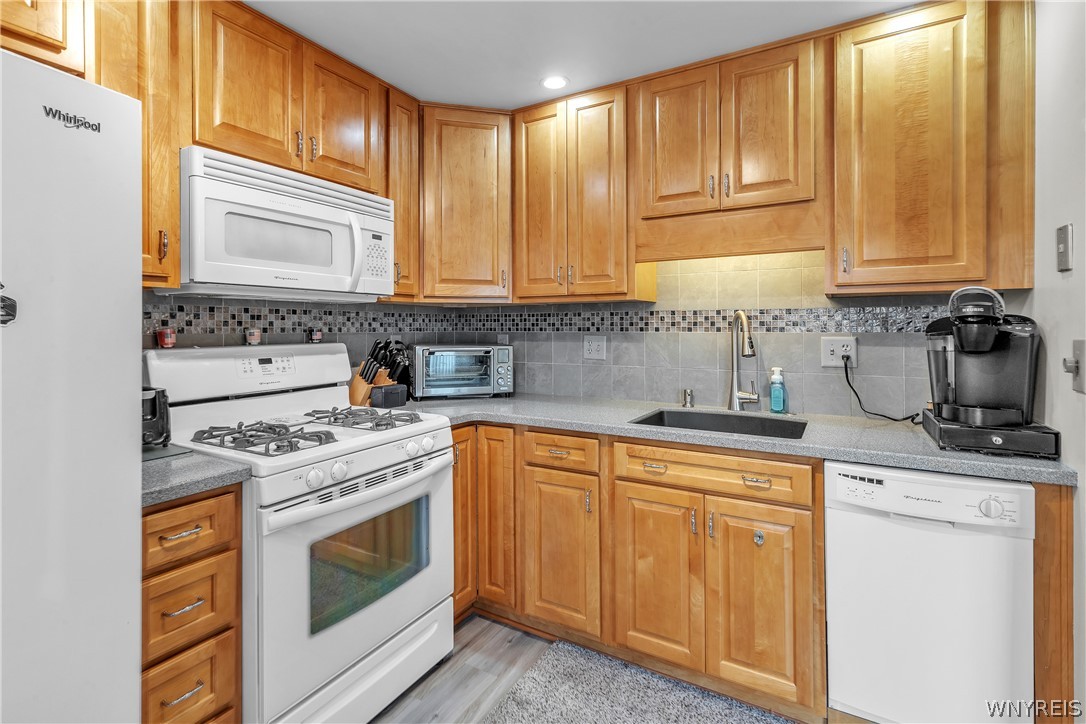 631 Skinnersville Road, Unit F Amherst, NY 14228 - Photo 9 of 36