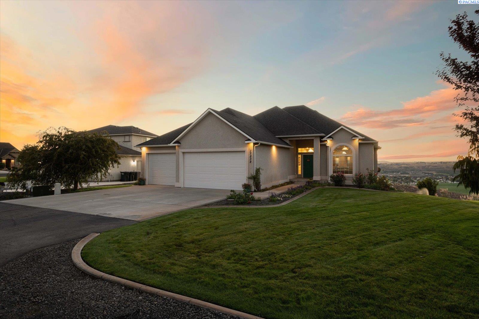 17538 South Fairview Loop Kennewick, WA 99338 - Photo 3 of 47 Gallery Image 3
