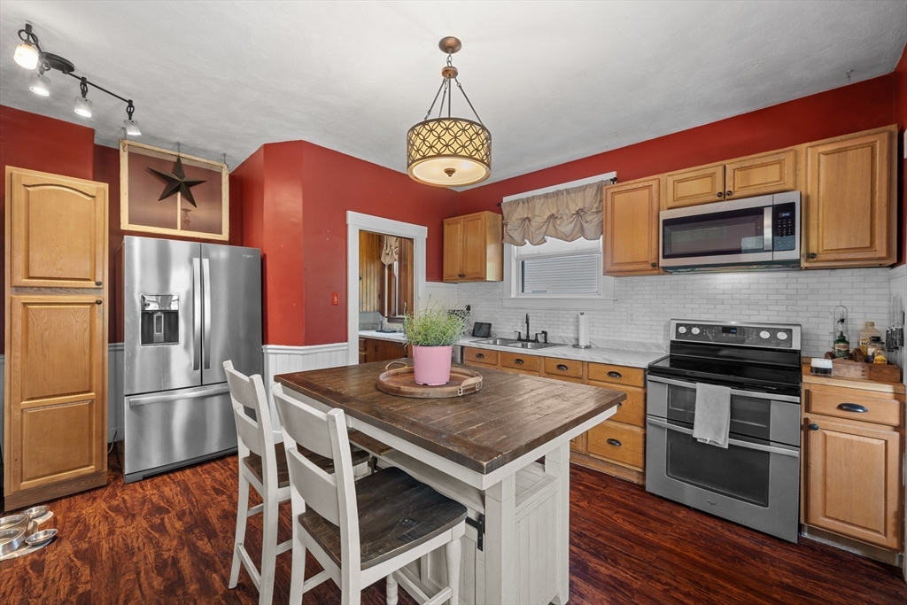 65 Prescott Street Clinton, MA 01510 - Photo 6 of 41