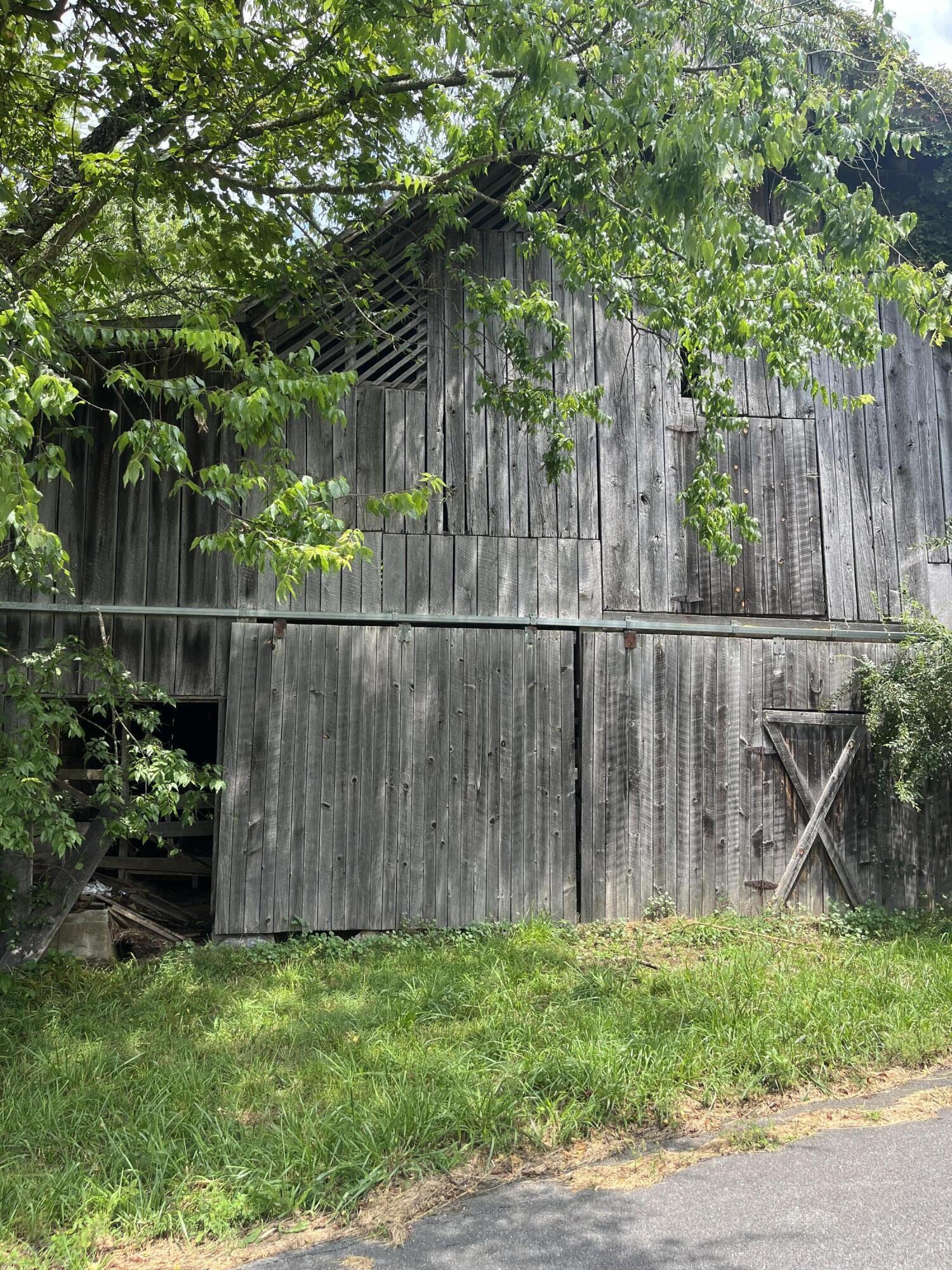 Tbd Gregg Mill Road Greeneville, TN 37743 - Photo 5 of 39 Summer barn
