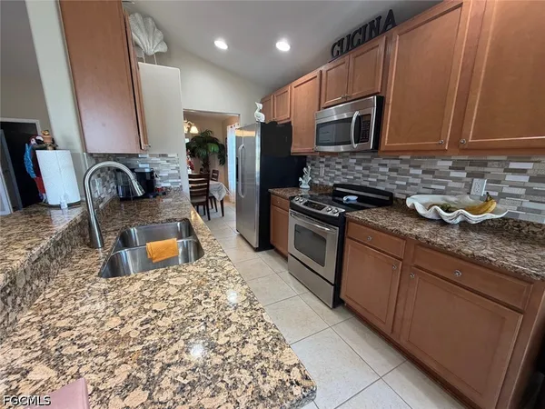 $3,000 | 2609 Clairfont Court, Cape Coral, FL 33991