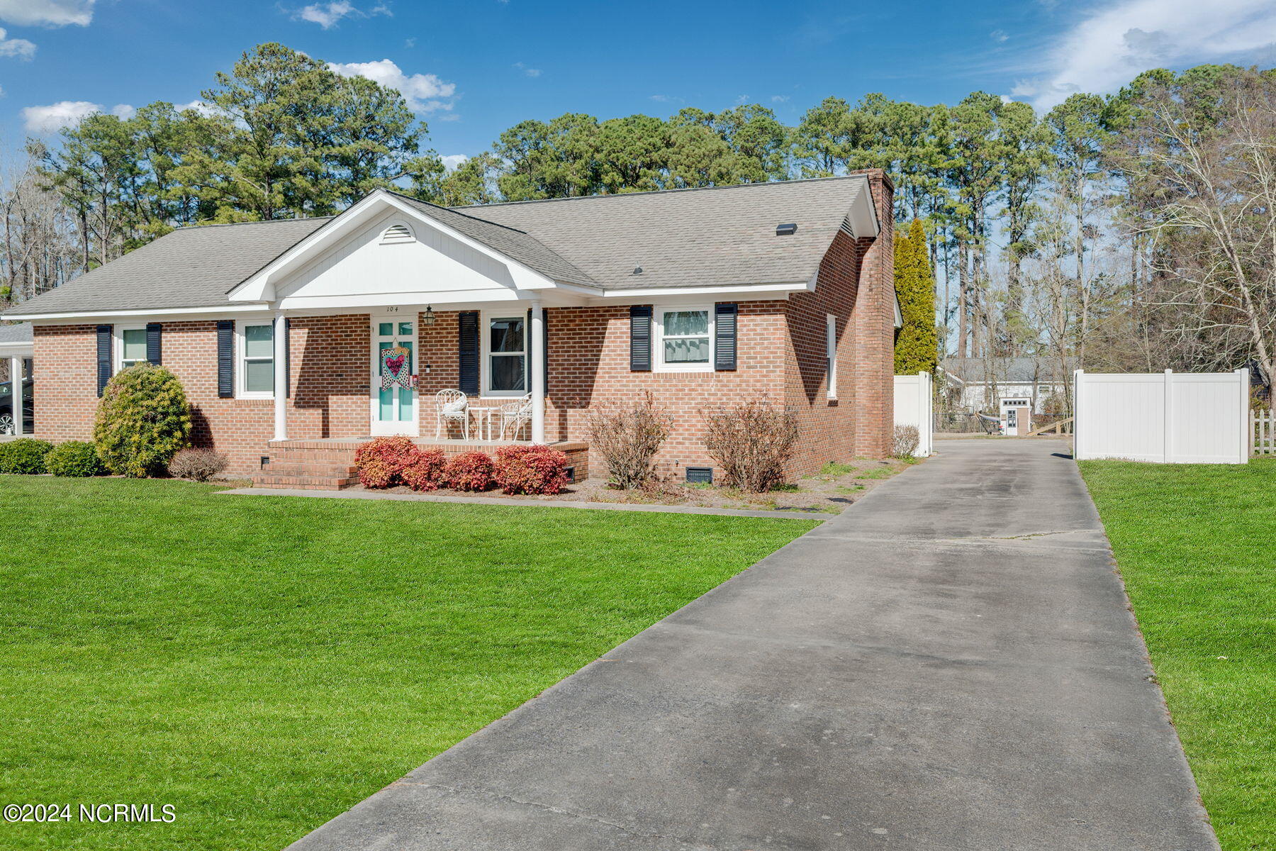 104 Marsh Road Washington, NC 27889 - Photo 7 of 41 3-web-or-mls-400 Marsh Road-00003