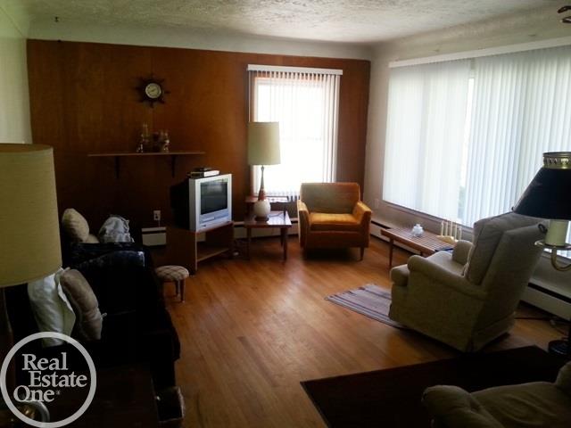 23212 23 Mile Road Macomb, MI 48042 - Photo 6 of 19 31255945-5.JPG