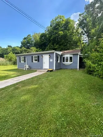 $3,200 | 166 1st Street, Port Ewen, NY 12466