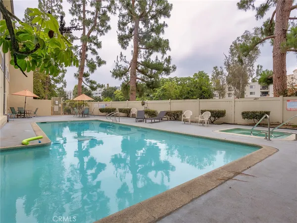 $569,965 | 11138 Aqua Vista Street, Unit 18, Studio City, CA 91602