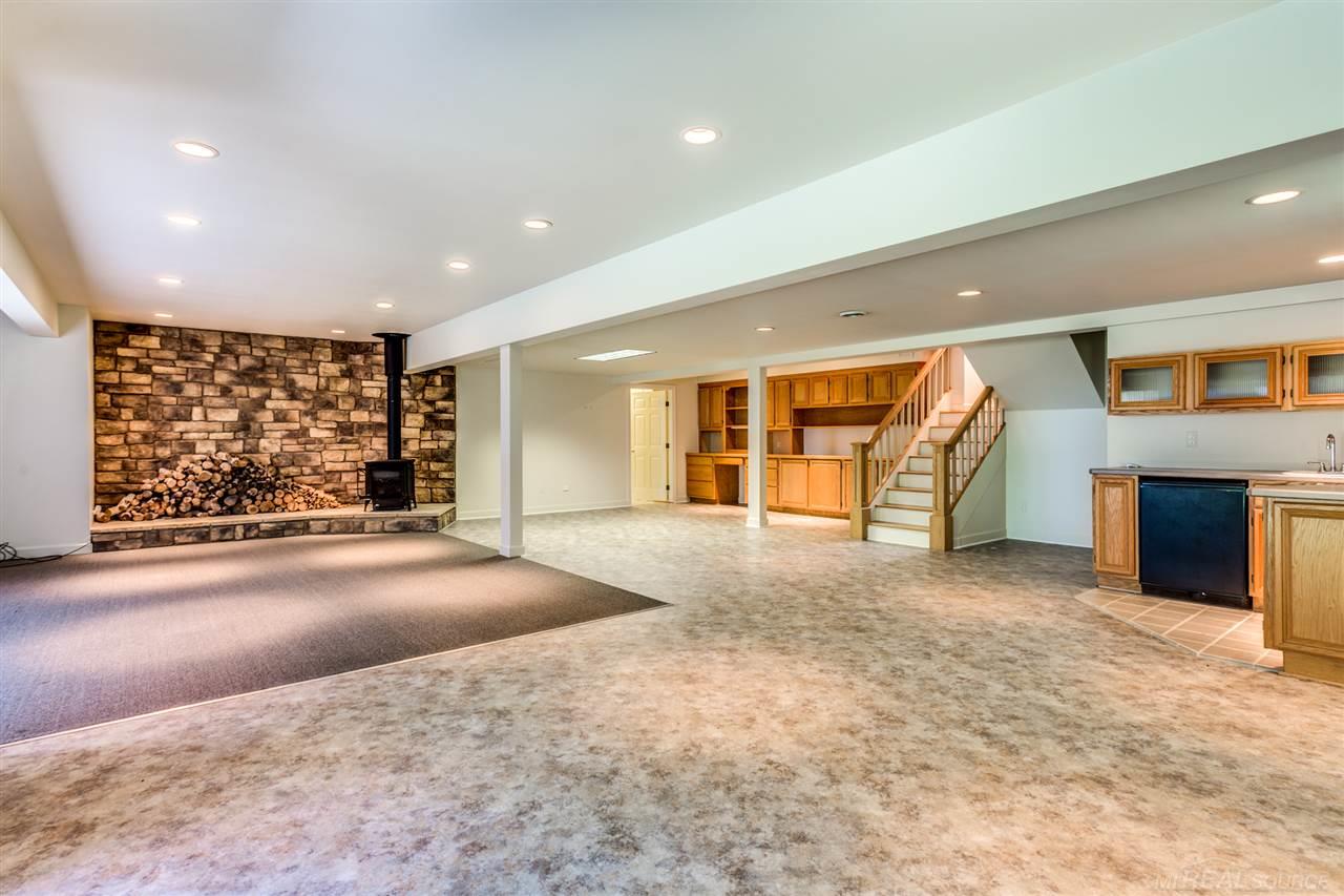6311 Lakeshore Road Lexington, MI 48450 - Photo 39 of 82 50044038-39.JPG