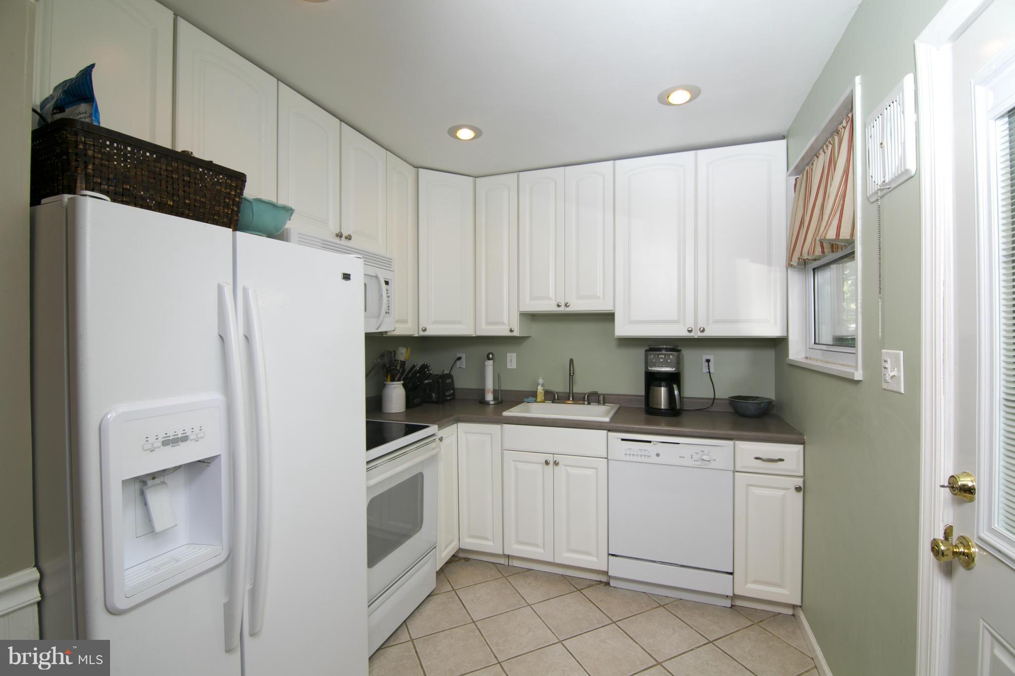 12717 Helen Road Silver Spring, MD 20906 - Photo 11 of 25 Kitchen