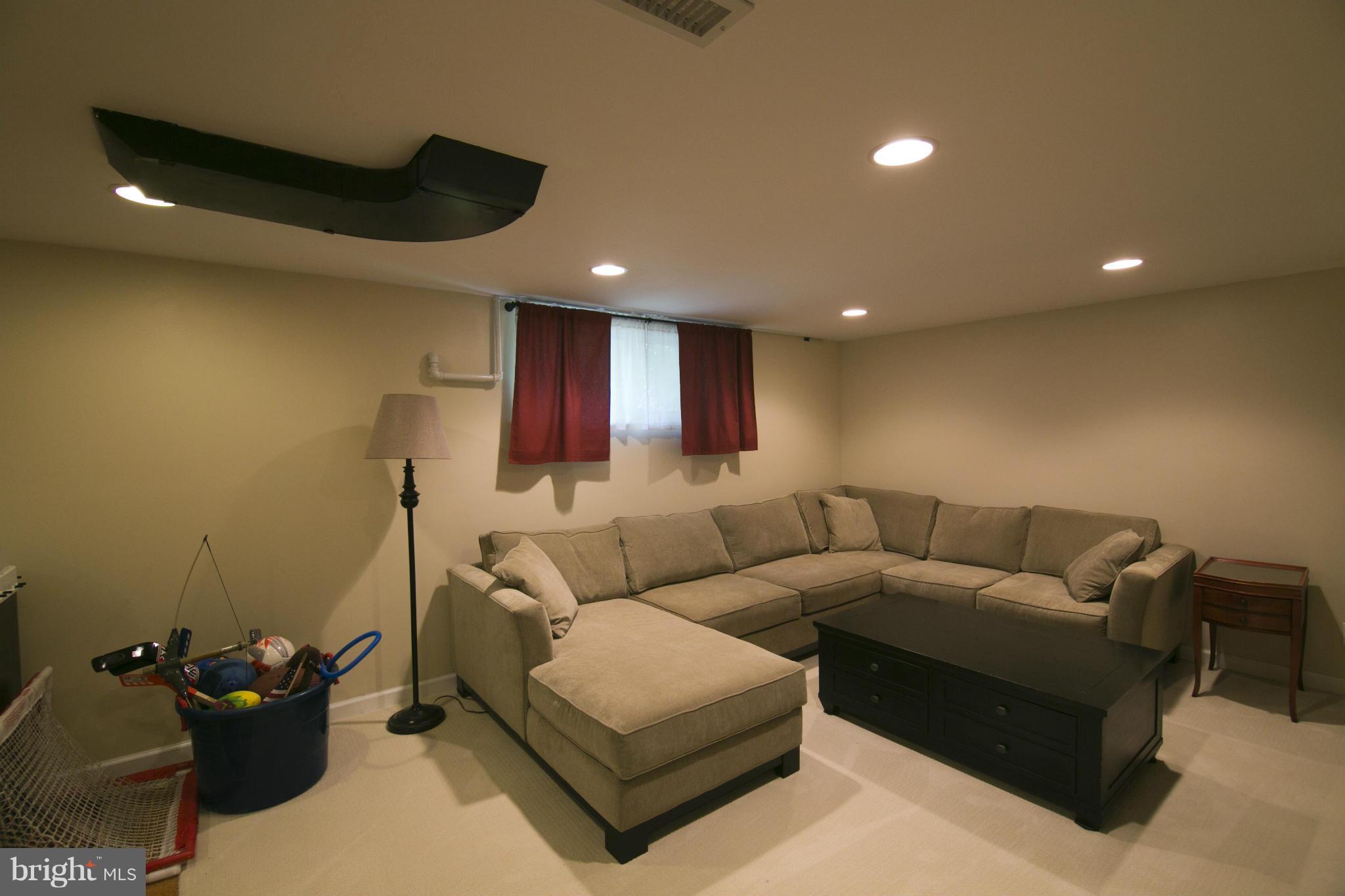 12717 Helen Road Silver Spring, MD 20906 - Photo 15 of 25 Family Room