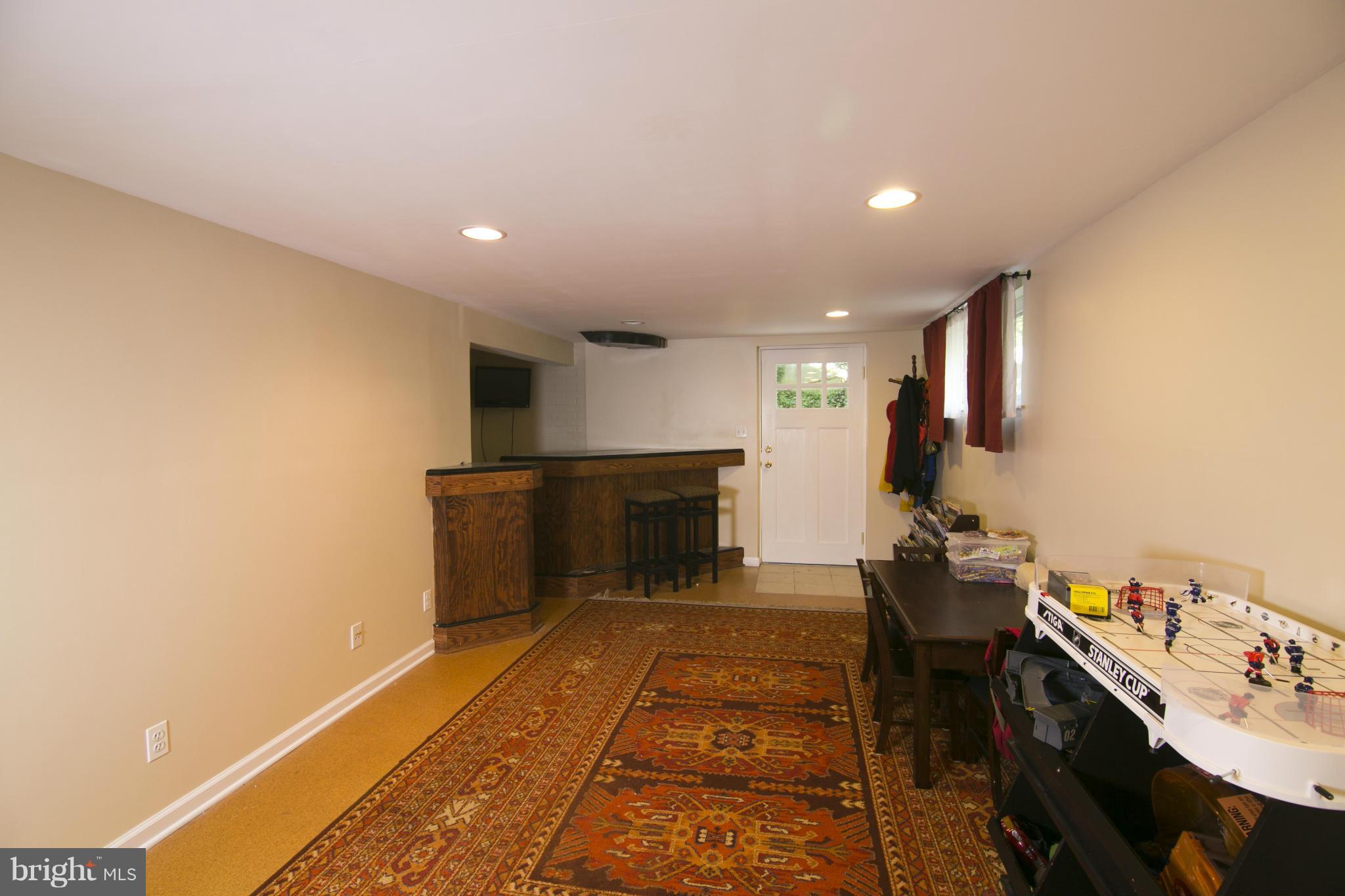 12717 Helen Road Silver Spring, MD 20906 - Photo 16 of 25 Family Room