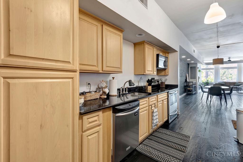 633 Main Street, Unit 2 Cincinnati, OH 45202 - Photo 11 of 18