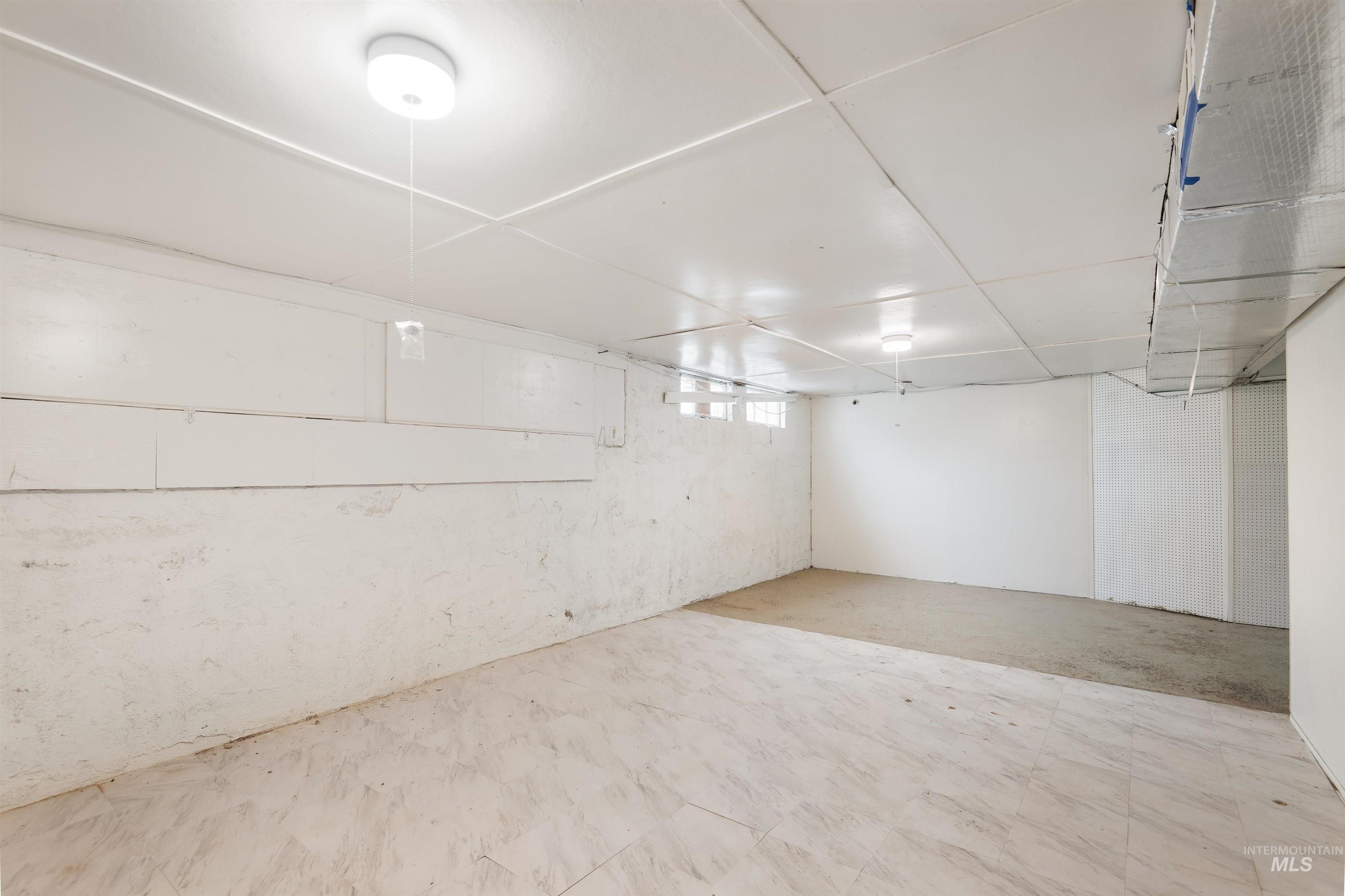 191 Southwest 5th Avenue Ontario, OR 97914 - Photo 26 of 50 Basement featuring tile patterned floors