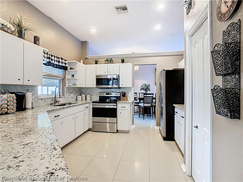 5637 Beverly Rise Boulevard Lakeland, FL 33812 - Photo 12 of 42