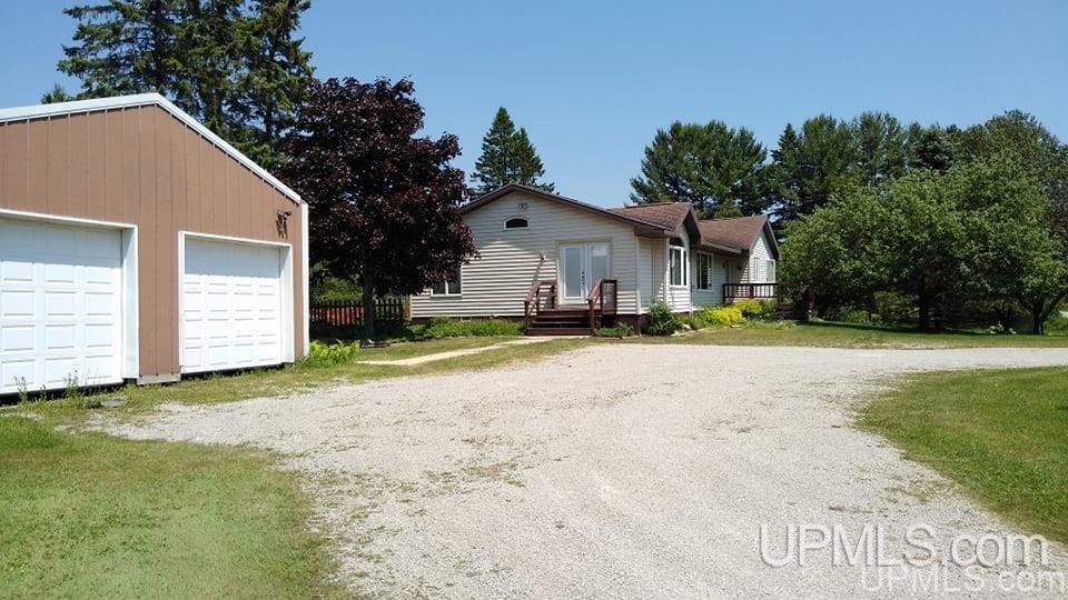4026 10th Road Bark River, MI 49807 - Photo 29 of 40