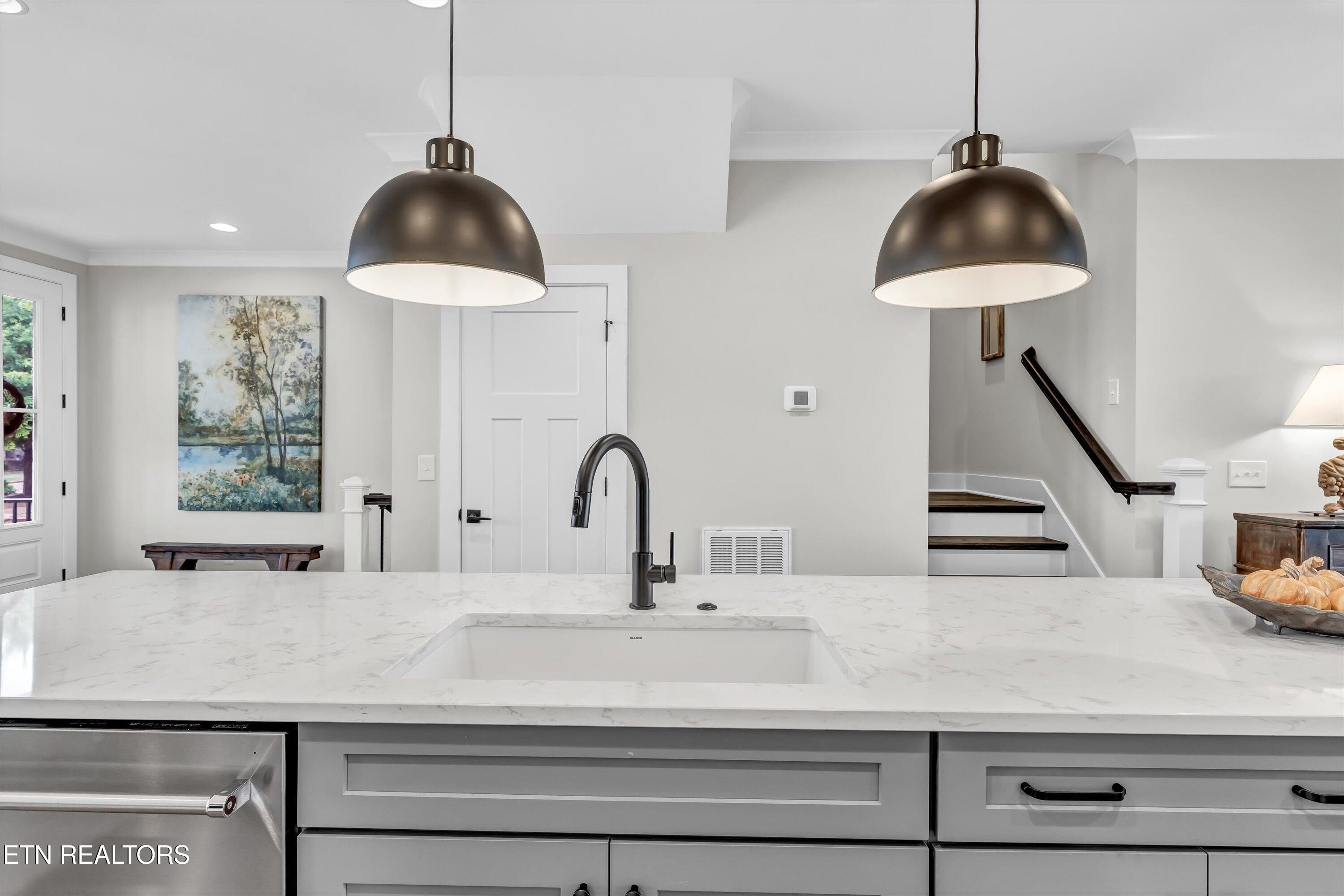 1812 Thunderhead Road Knoxville, TN 37922 - Photo 11 of 36 11-1812 Thunderhead Dr-11