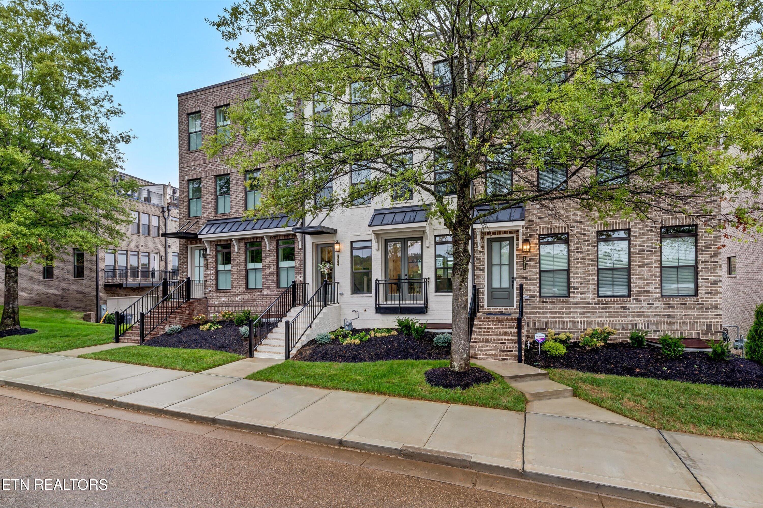 1812 Thunderhead Road Knoxville, TN 37922 - Photo 4 of 36 04-1812 Thunderhead Dr-4