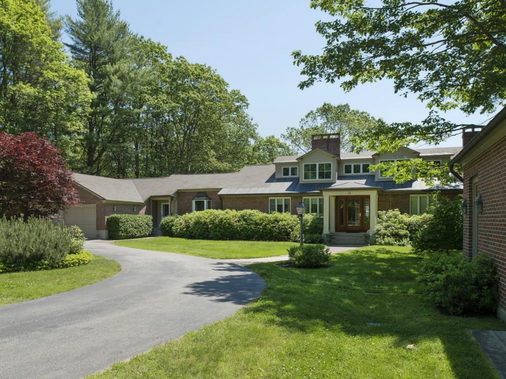 19 Sturdivant Road Cumberland, ME 04110 - Photo 33 of 34 Beautiful front exterior.
