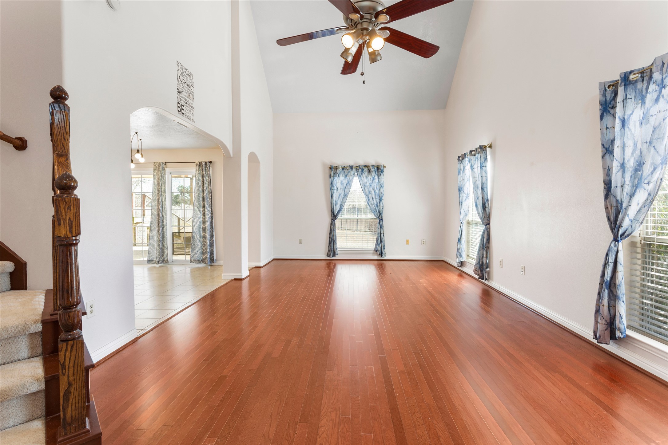 3221 Cemetery Road Santa Fe, TX 77517 - Photo 4 of 32 Living room