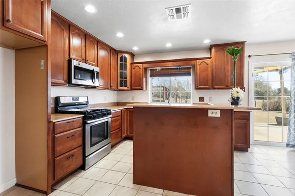 $319,000 | 3221 Cemetery Road, Santa Fe, TX 77517