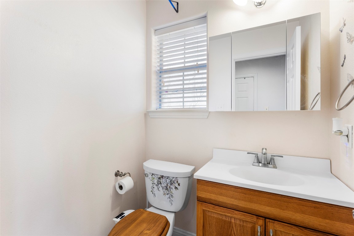 3221 Cemetery Road Santa Fe, TX 77517 - Photo 9 of 32 Half bath downstairs