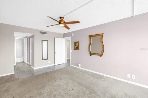 $175,000 | 6104 Palma Del Mar Boulevard South, Unit 305, St. Petersburg, FL 33715