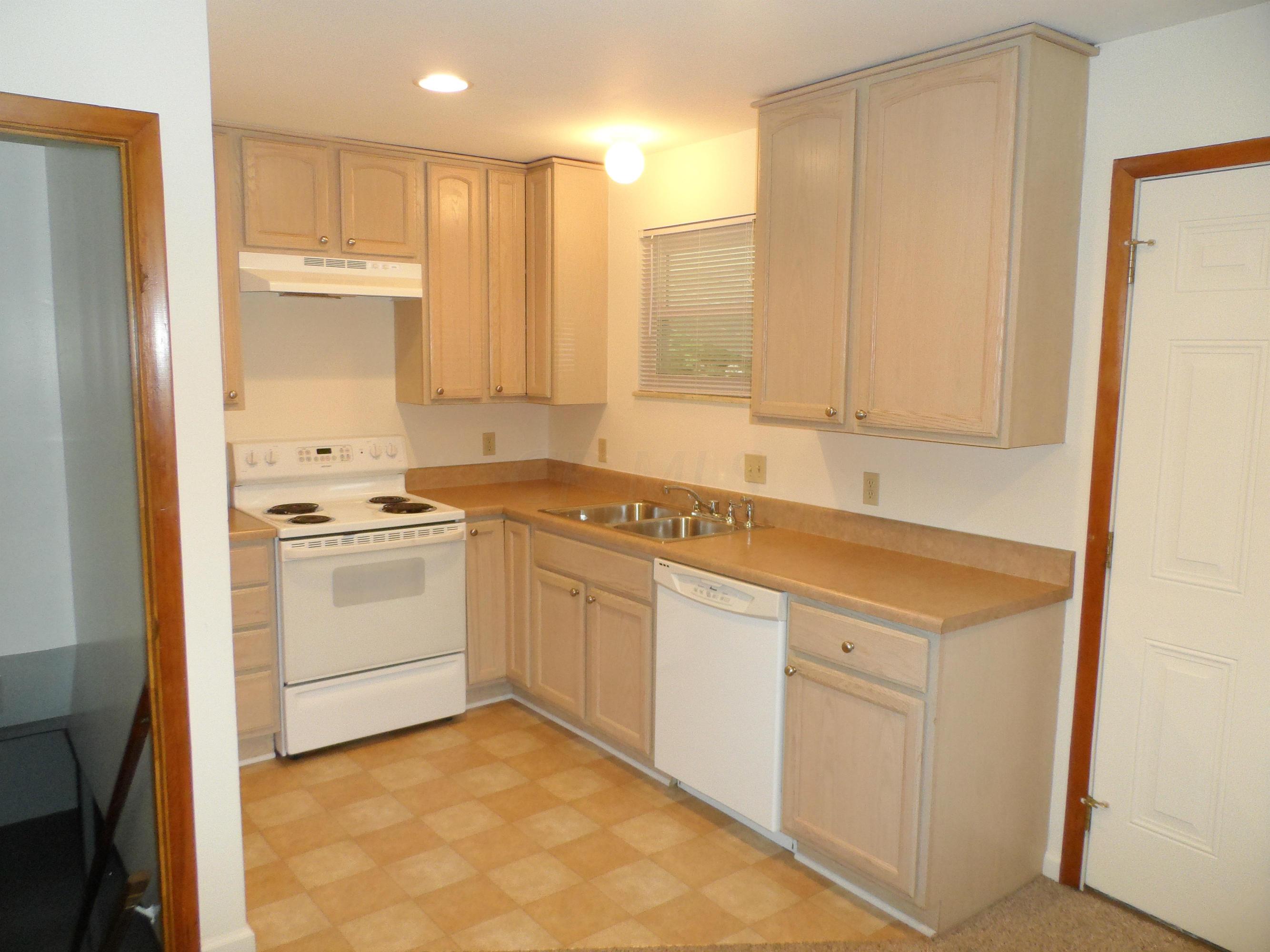 1453 Norma Road Columbus, OH 43229 - Photo 2 of 6